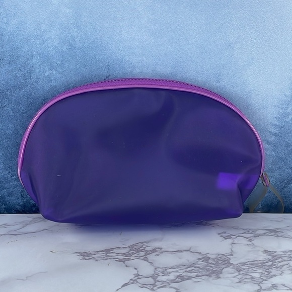 Clinique Cosmetic Bag - Picture 6 of 11